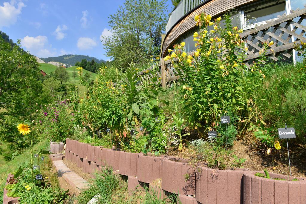 Naturhotel Taleu Buerserberg Exterior photo