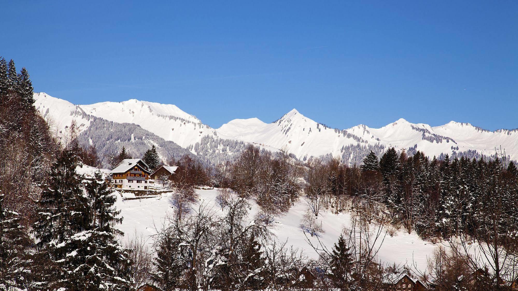 Naturhotel Taleu Buerserberg Exterior photo